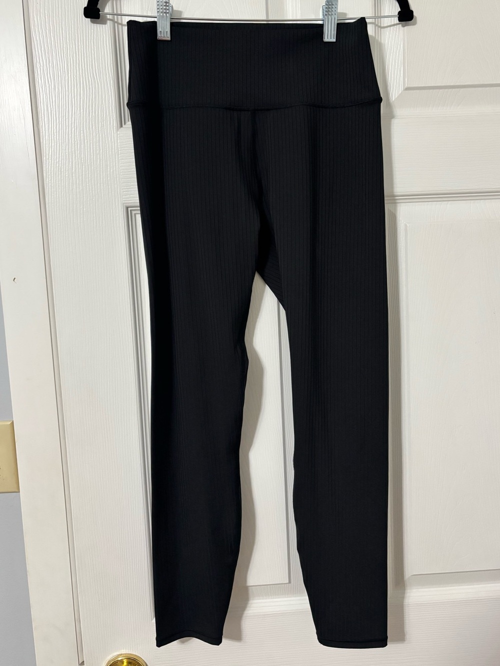 Vuori black ribbed leggings size Medium excellent condition